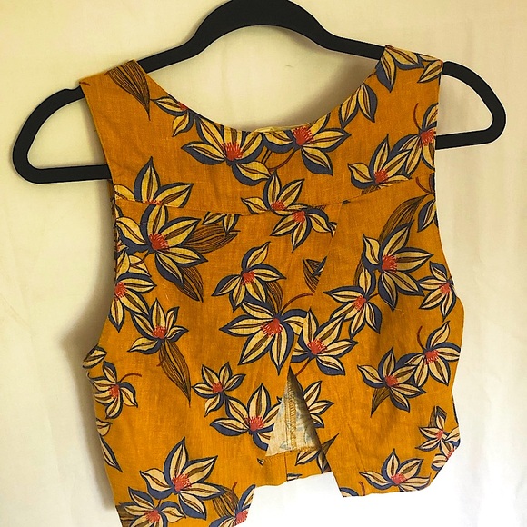 LUSH Sleeveless Floral Crop Top - Picture 4 of 5